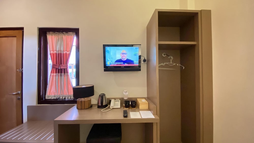 Mawar Asri Hotel 39/43