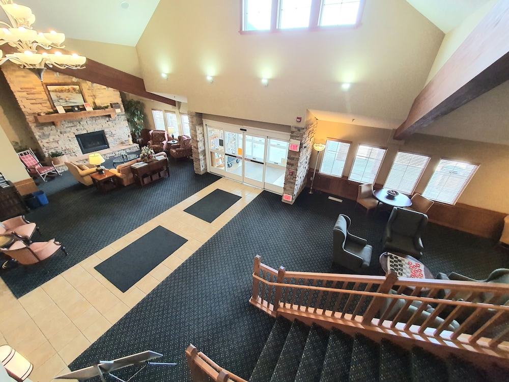 AmericInn by Wyndham Waconia 56/80