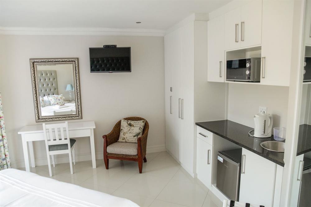 Hilltop Guesthouse 16/22