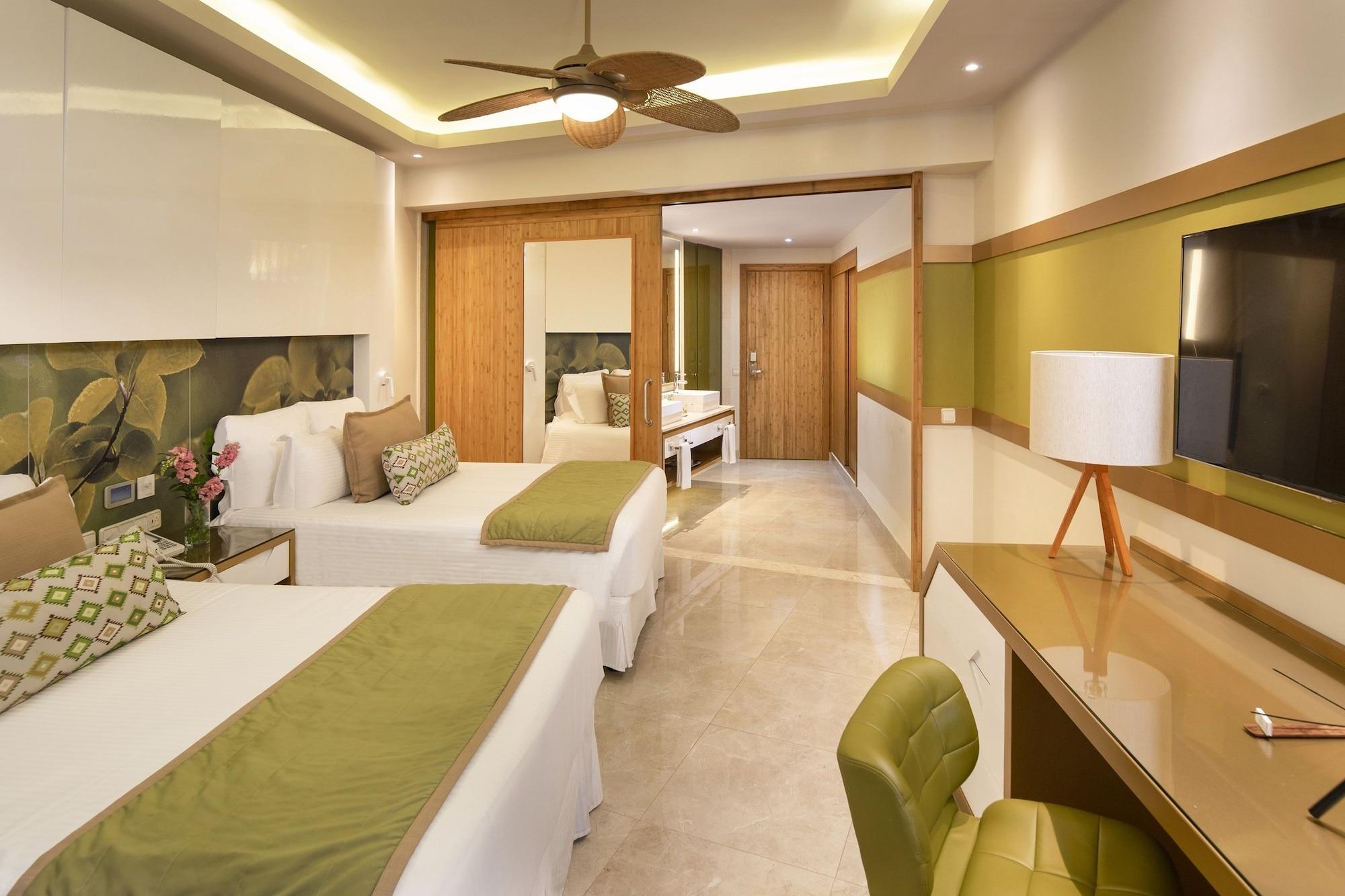 جناح جونيور بسرير مزدوج بإطلالة جزئية على البحر، Dreams Onyx Resort And Spa Punta Cana 2/3