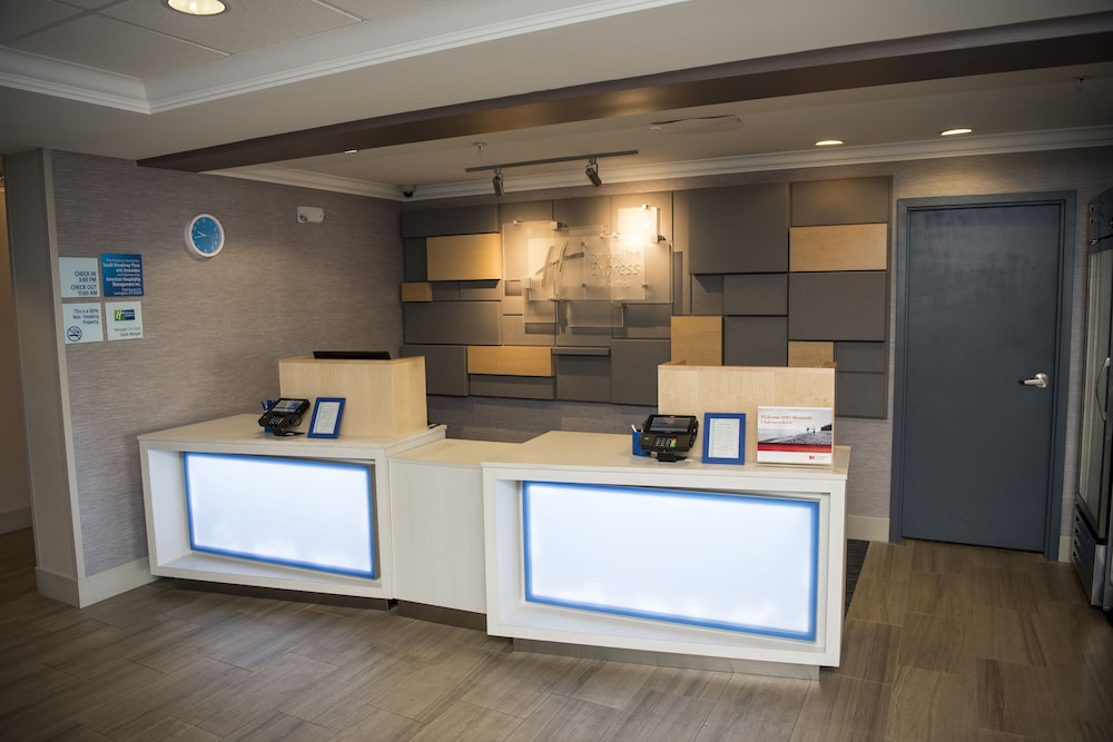 Holiday Inn Express Hotel And Suites Lexington Downtown University 12/47