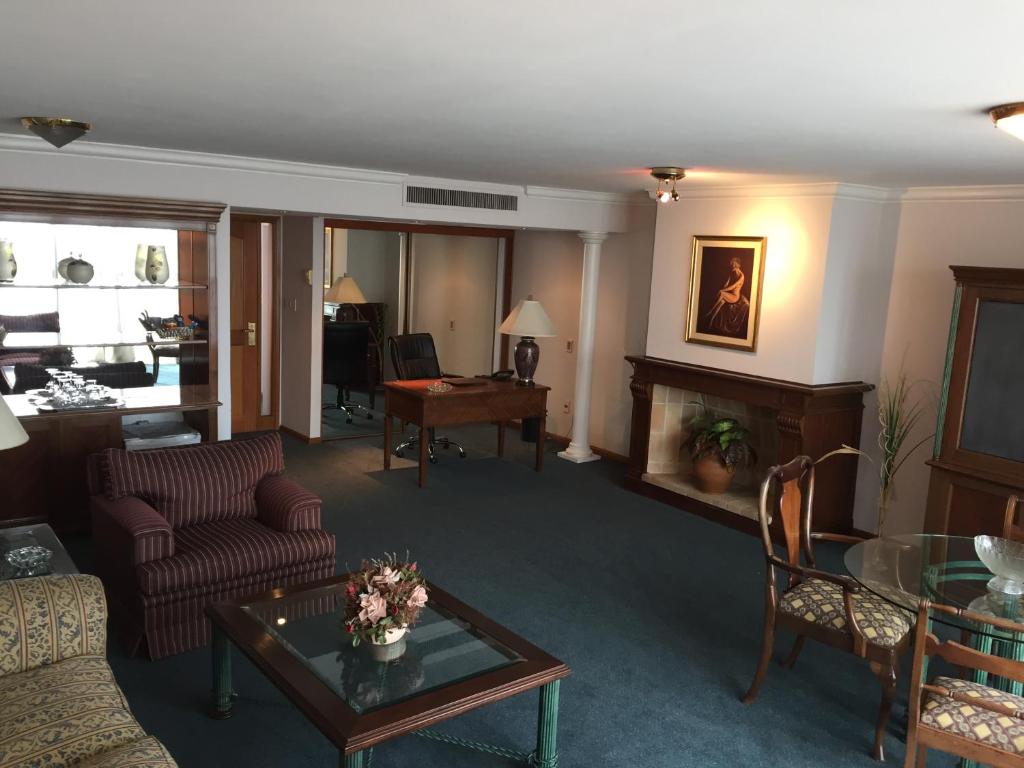 Crystal Palace Hotel 26/49