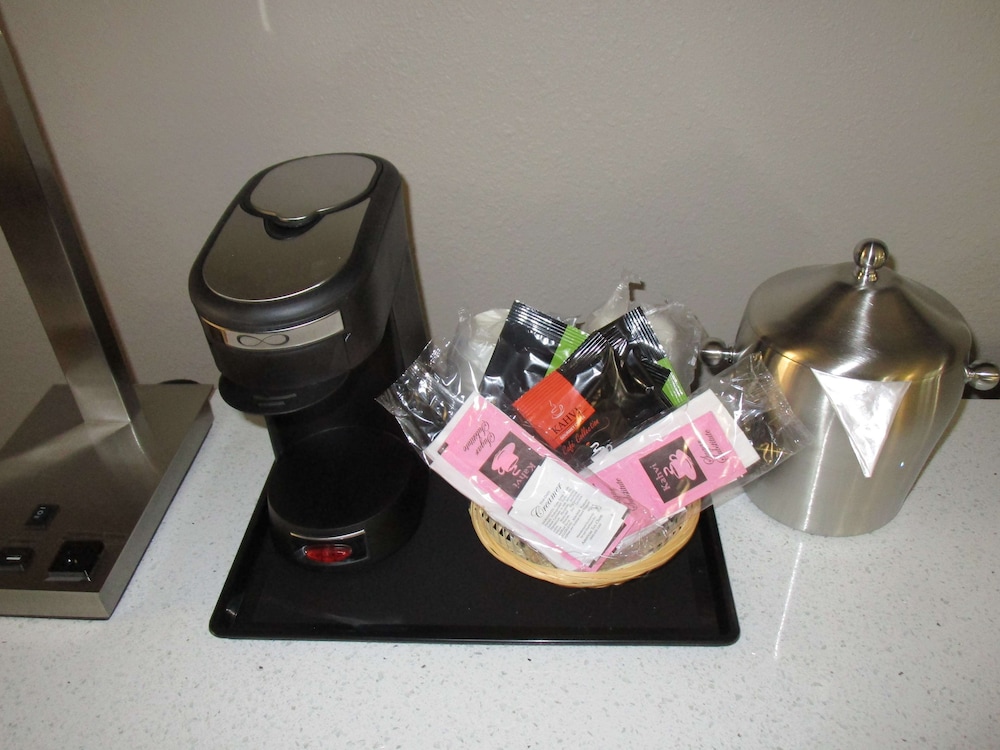 Surestay Plus Hotel By Best Western Point Richmond 27/37