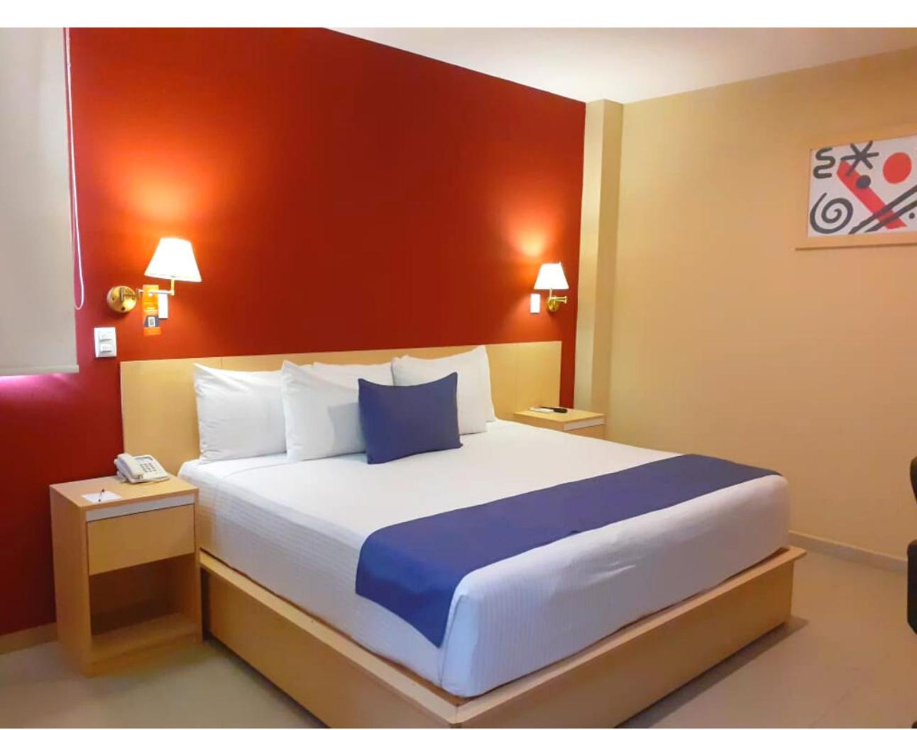 Deluxe, King Bed