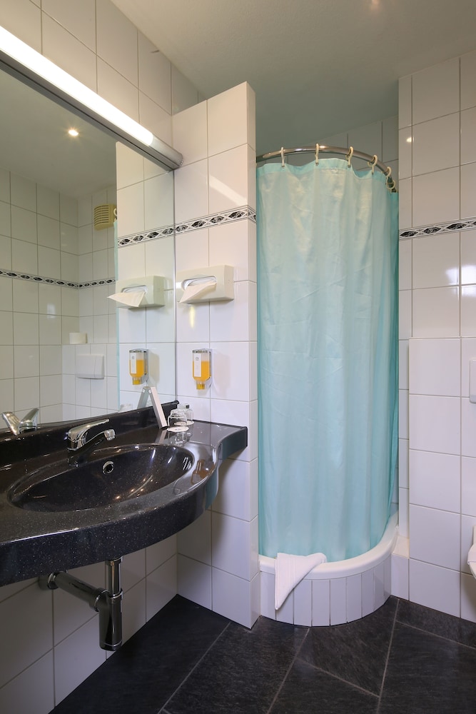 A1 Hotel Restaurant Grauholz AG 17/40