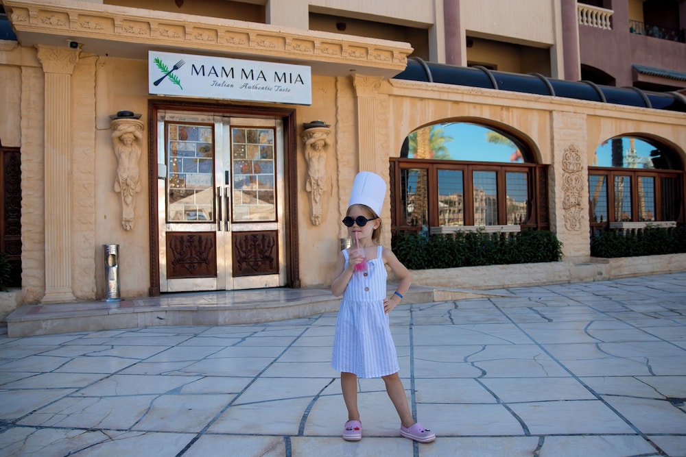 Sunny Days El Palacio Resort 33/55
