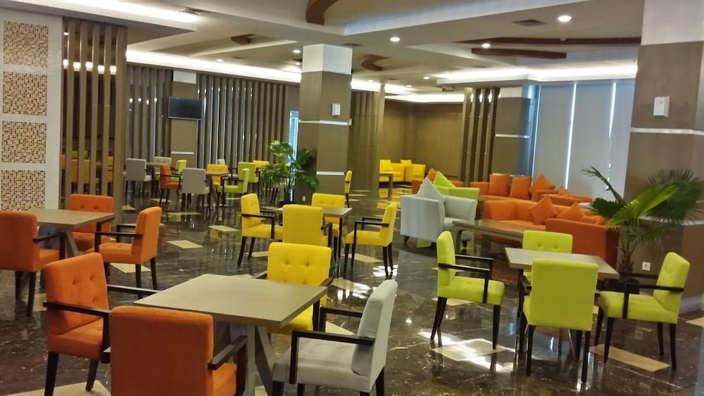 Dalton Hotel 51/58