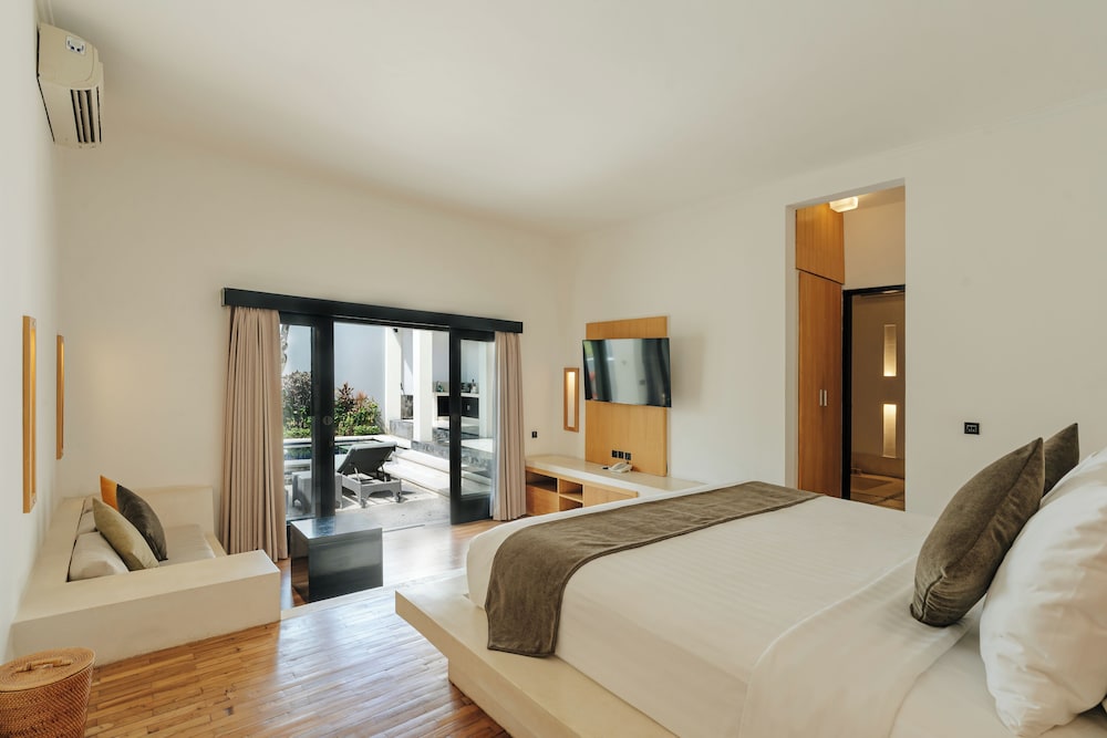The Seminyak Suite - Private Villa 8/62