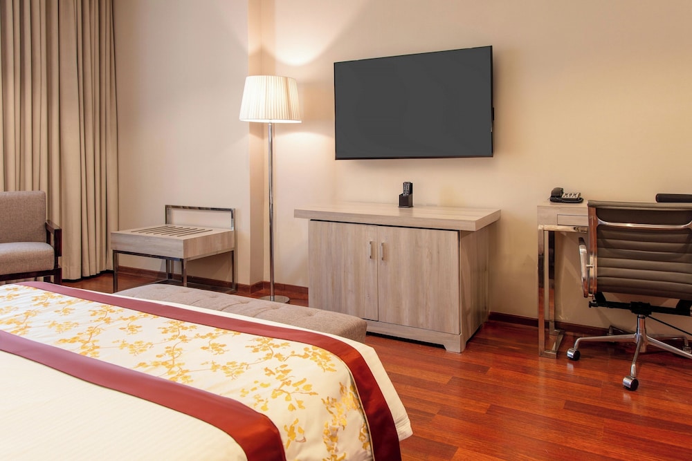 City Tower Hotel 25/70
