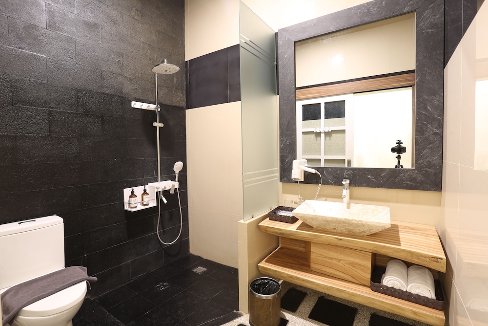 Luminor Hotel Banyuwangi Yos Sudarso 69/70
