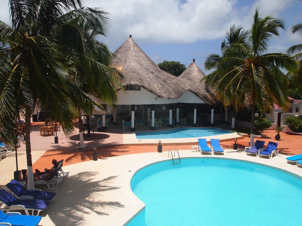 Africa Queen Hotel