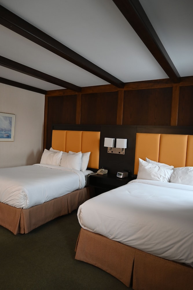 Gananoque Inn Spa 18/66