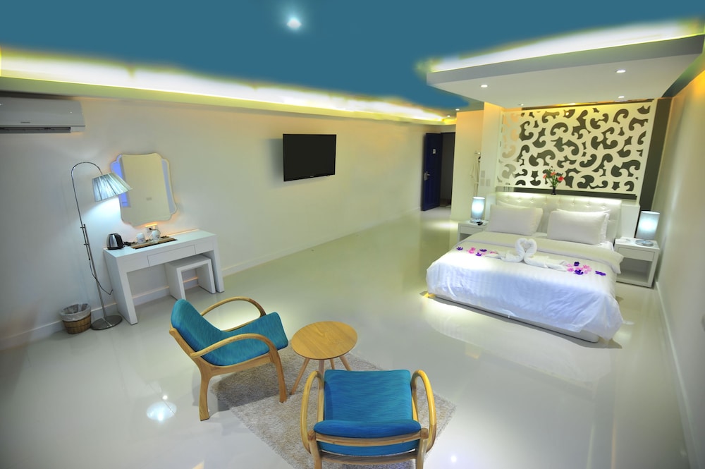 Boracay Ocean Club Beach Resort 24/77