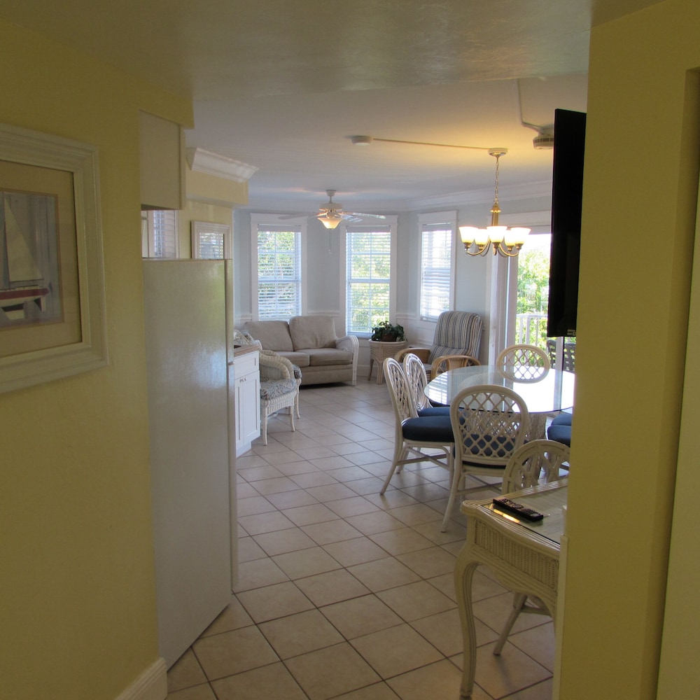 Edison Beach House 27/50