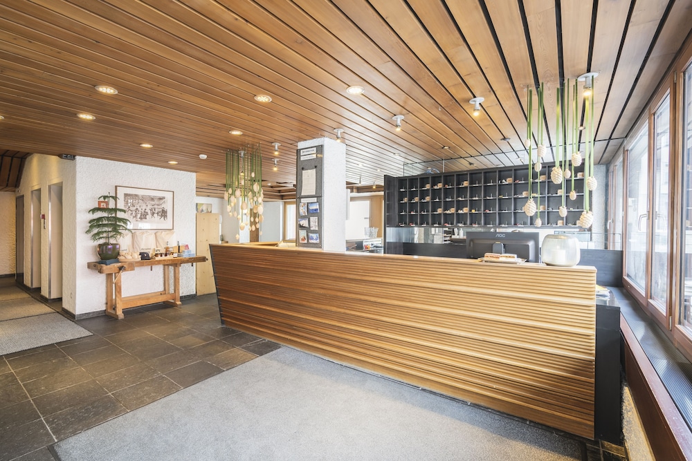 Hauser Hotel St. Moritz 4/41