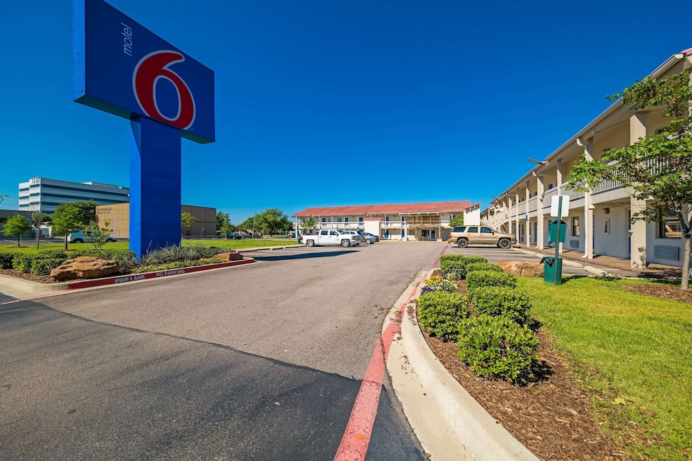 Motel6 Dallas, TX - Farmers Branch 40/47
