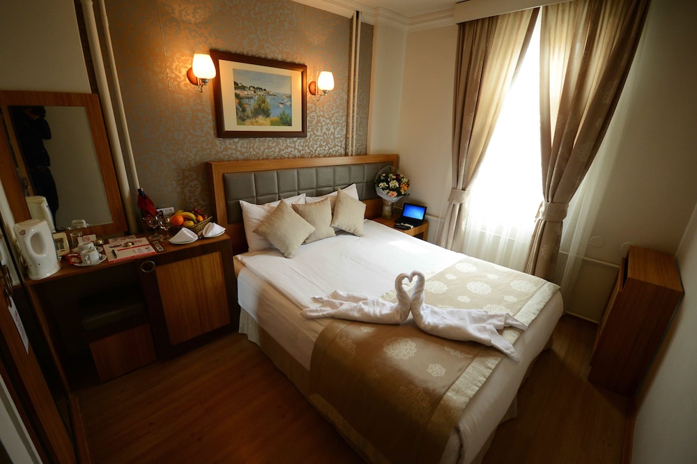 Anzac Hotel 13/39