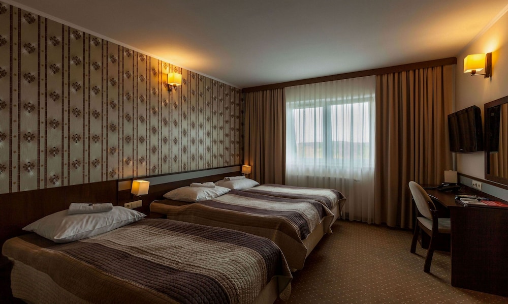 ROOM, TRIPLE