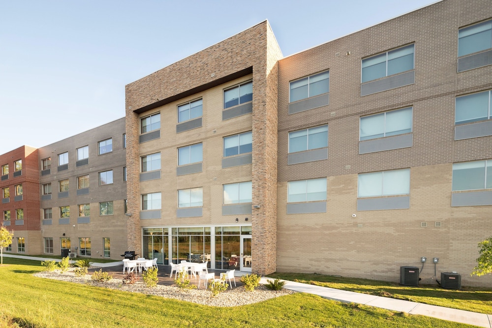 Holiday Inn Express & Suites Kalamazoo West 3/46