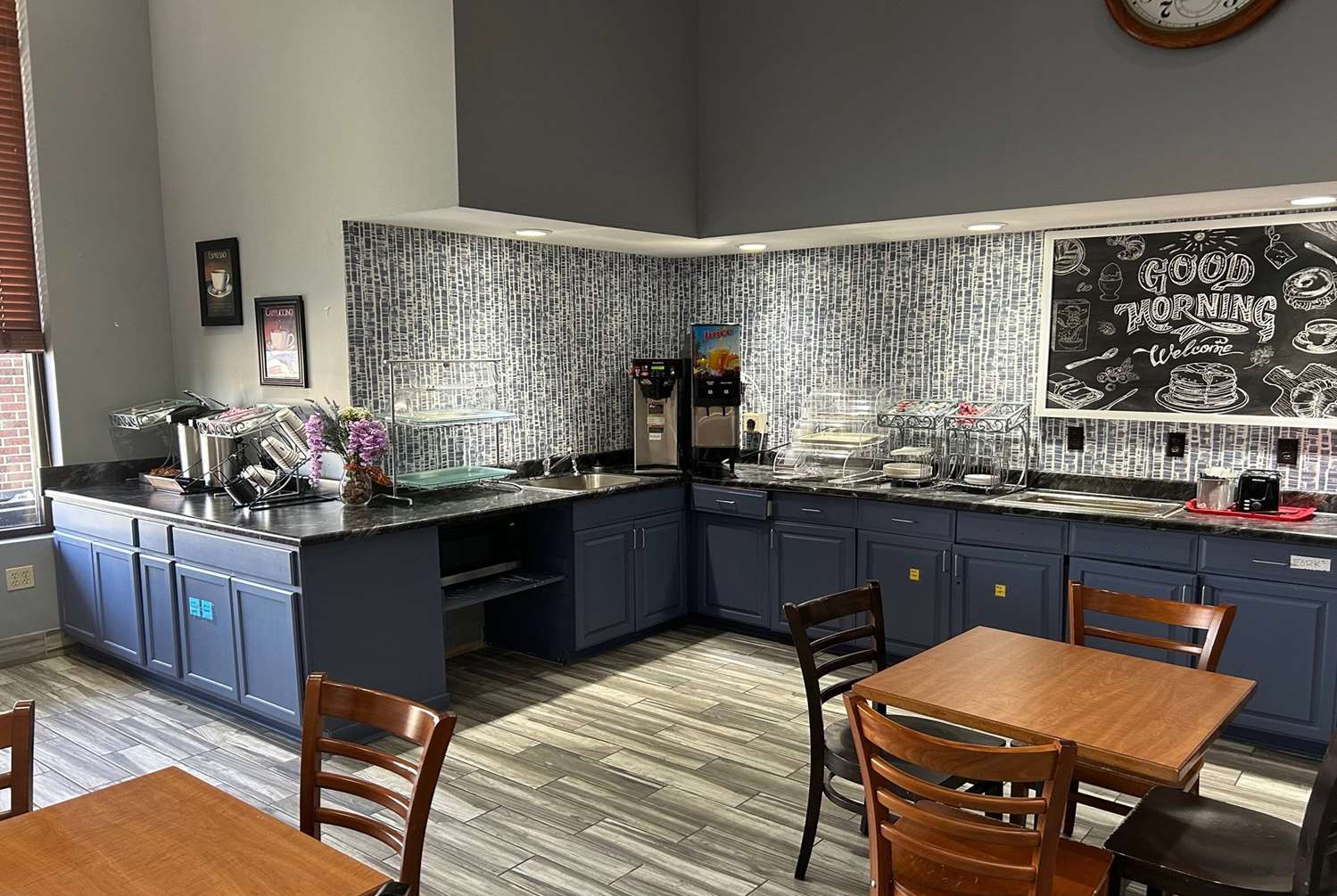 AmericInn by Wyndham Ottumwa 16/24