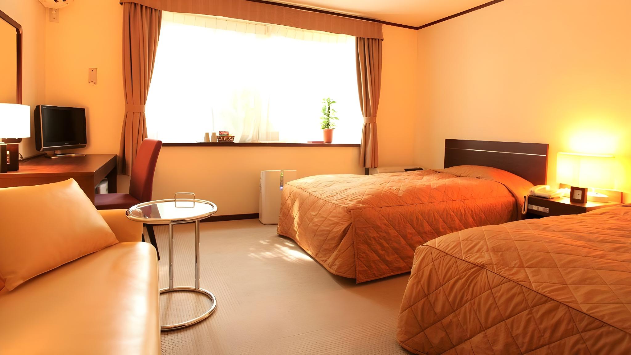 Western, Popular, Twin Beds, Main Building