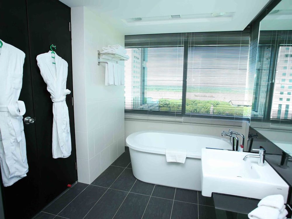 Rh Hotel 20/22