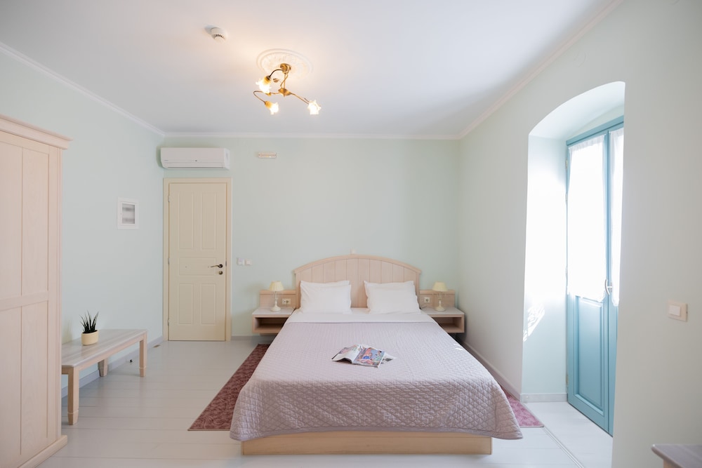 999 Luxury Hotel 30/53