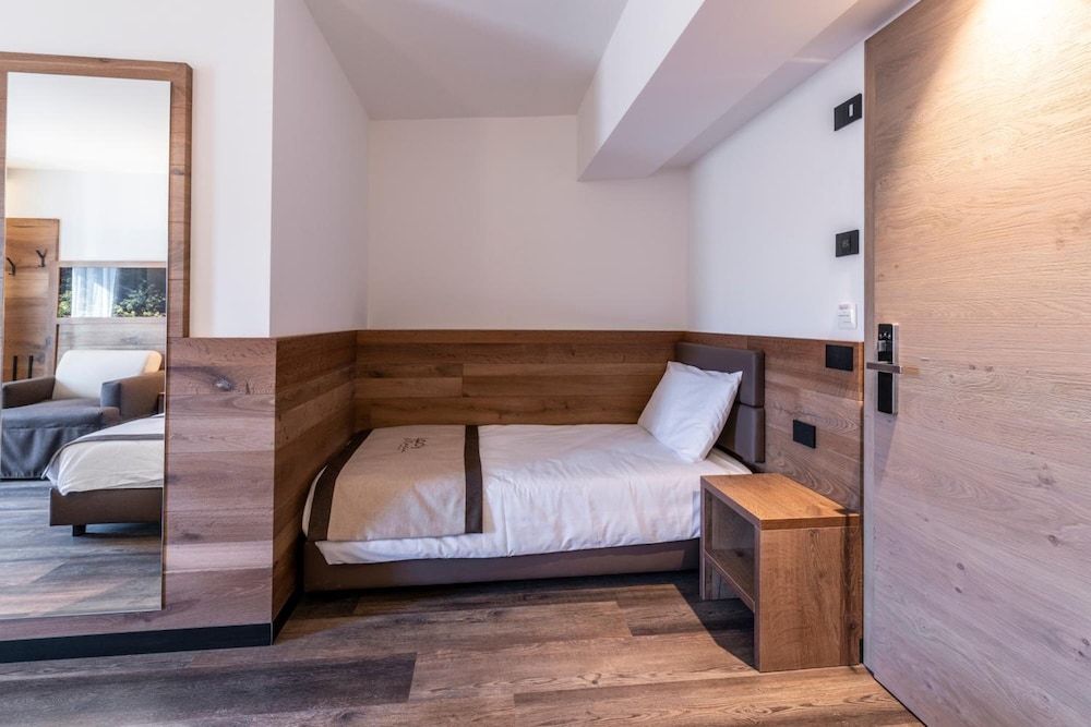 Lady Maria Hotel And Resort 24/70