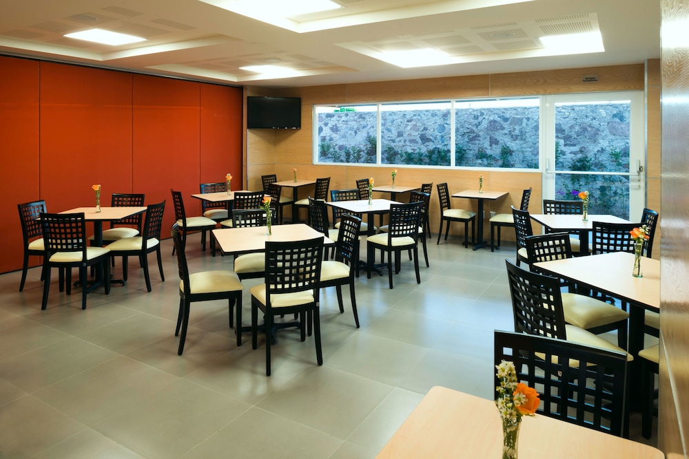 Hotel VM Express Queretaro 38/47