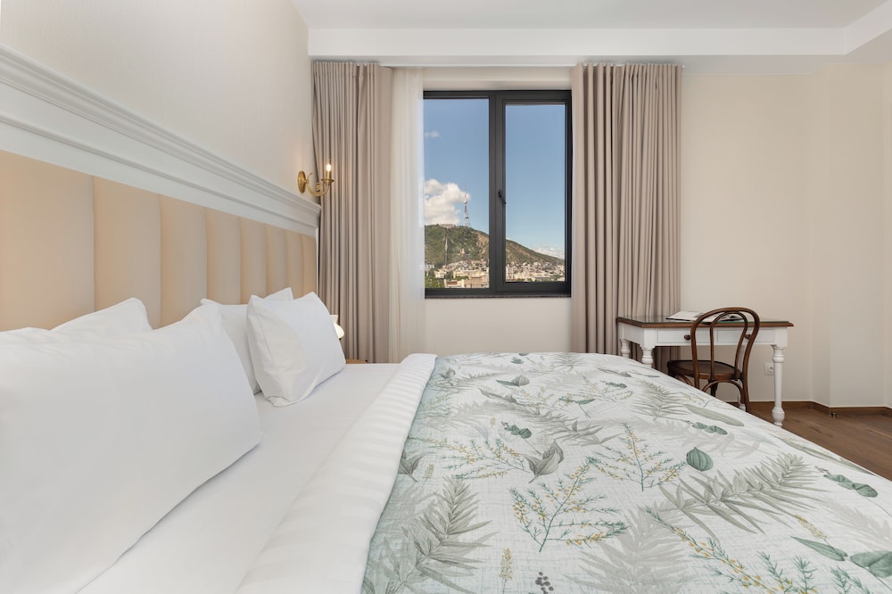 STANDARD, DOUBLE OR TWIN BED