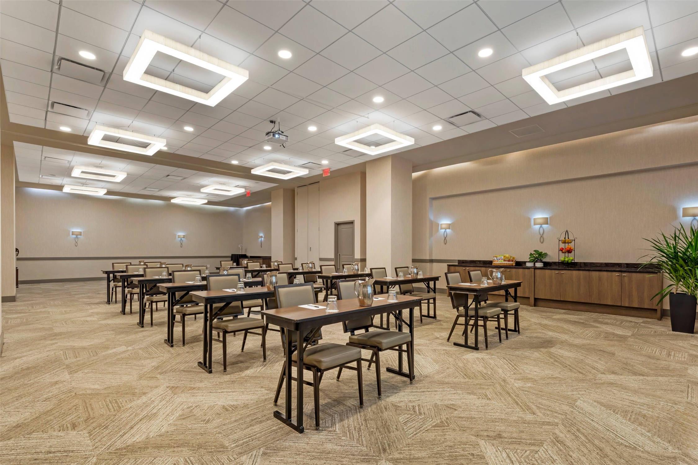 Cambria Hotel Philadelphia Downtown - Center City 39/60