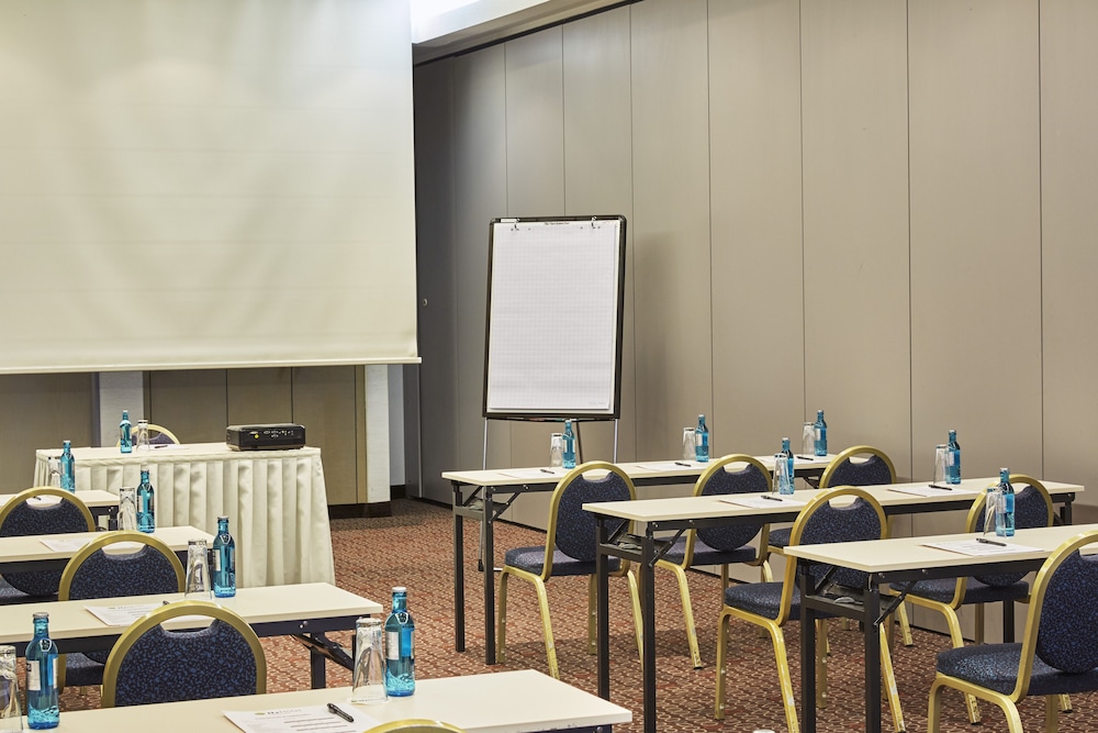 H+ HOTEL LEIPZIG HALLE 44/54