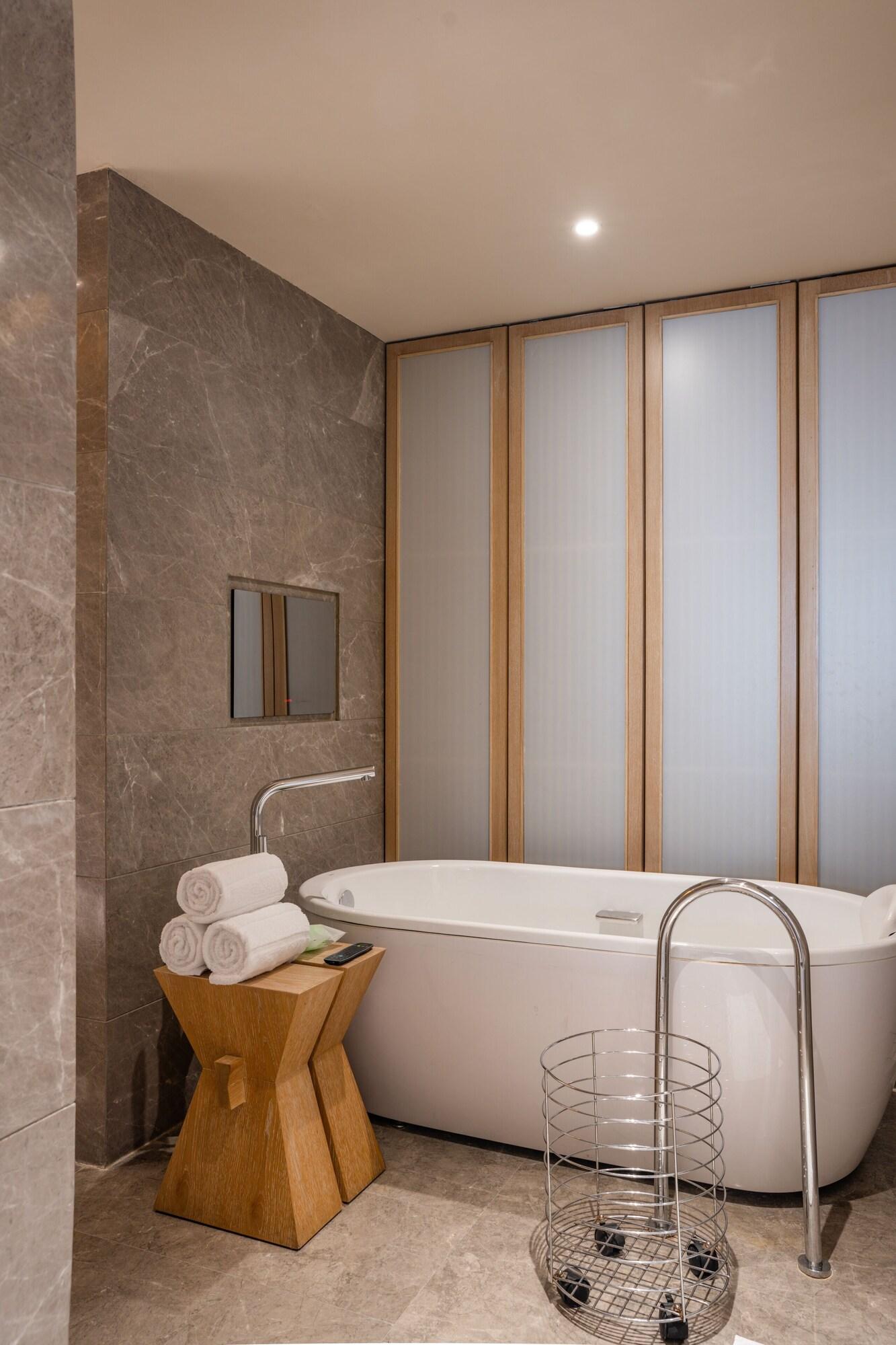 استوديو تنفيذي، The Westin Chongqing Liberation Square 2/3