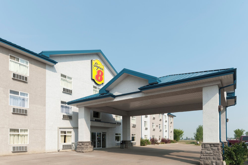 Super 8 Fort Saskatchewan 1/23
