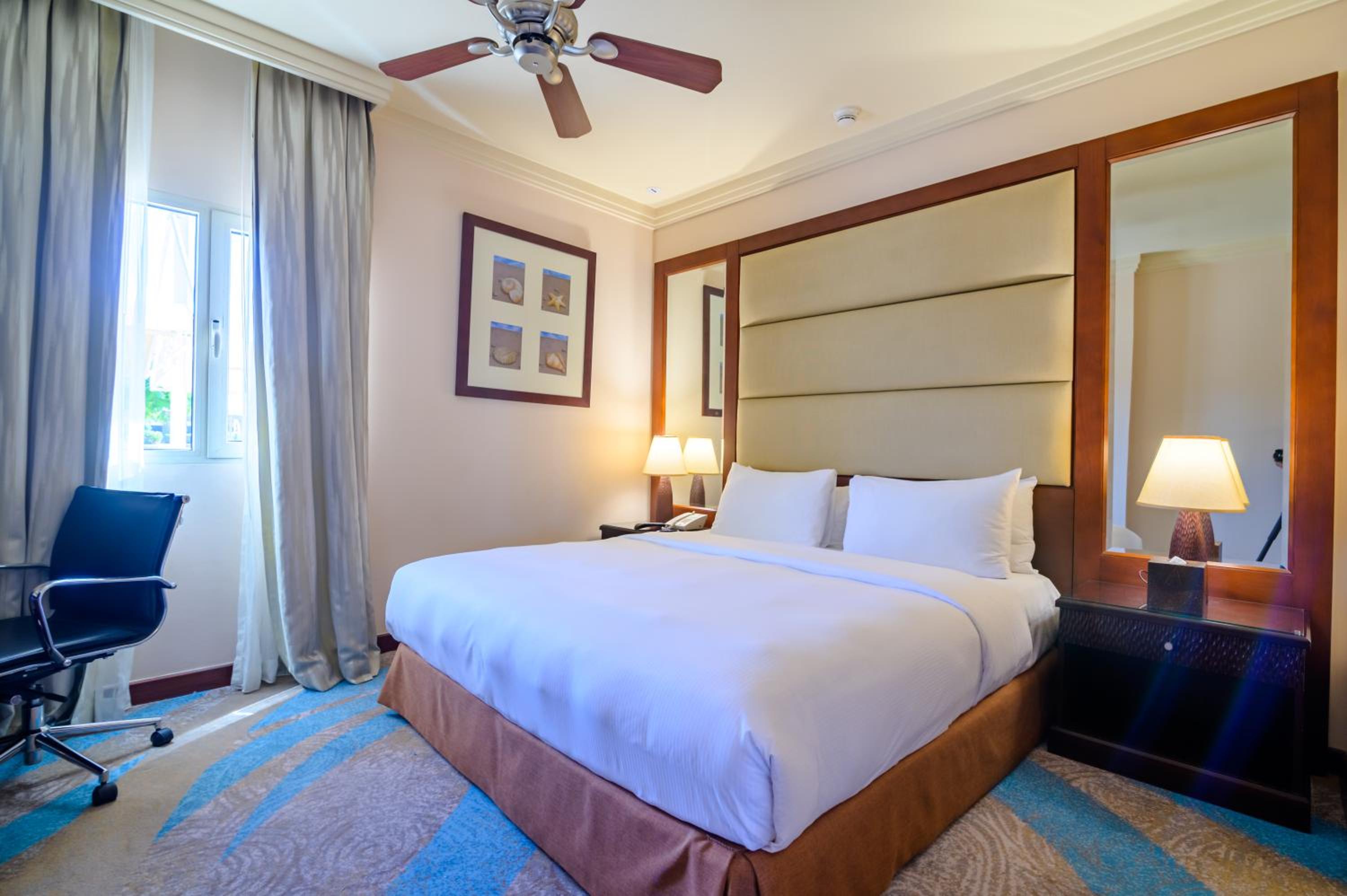 2 Bedrooms, Garden, Family, Villa, Beach Front, Dining Area, Private Garden, Terrace، Danat Jebel Dhanna Resort 5/6
