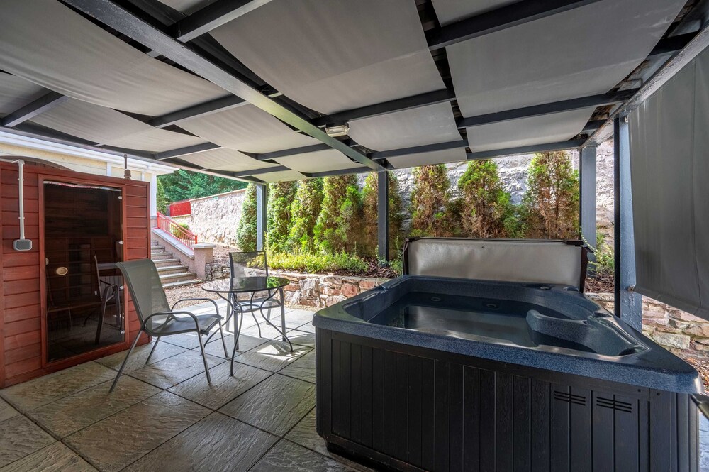 Rocpool Reserve Hotel 6/59