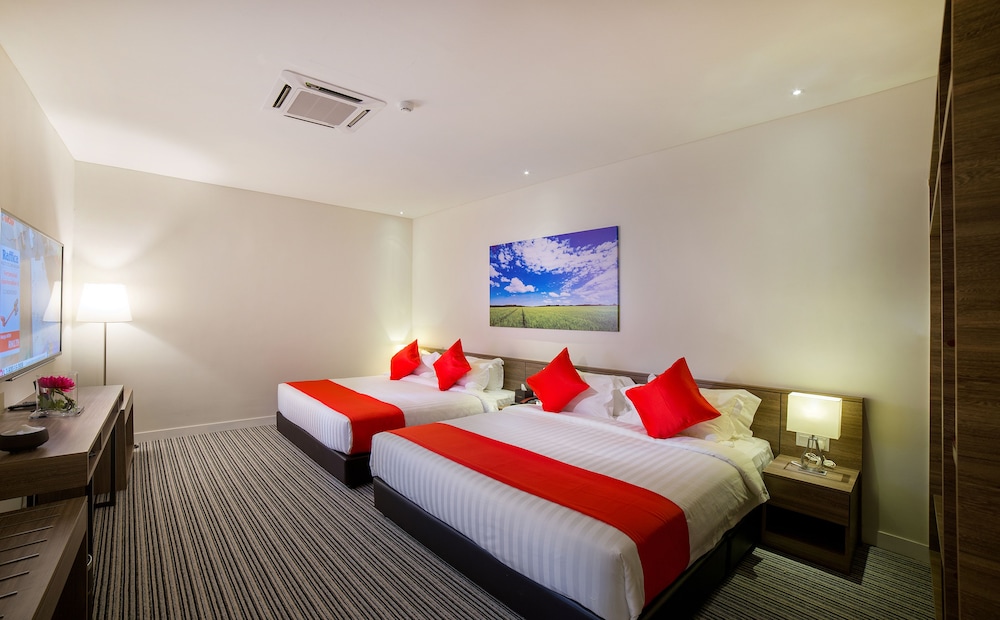 Riccarton Capsule Hotel 8/26