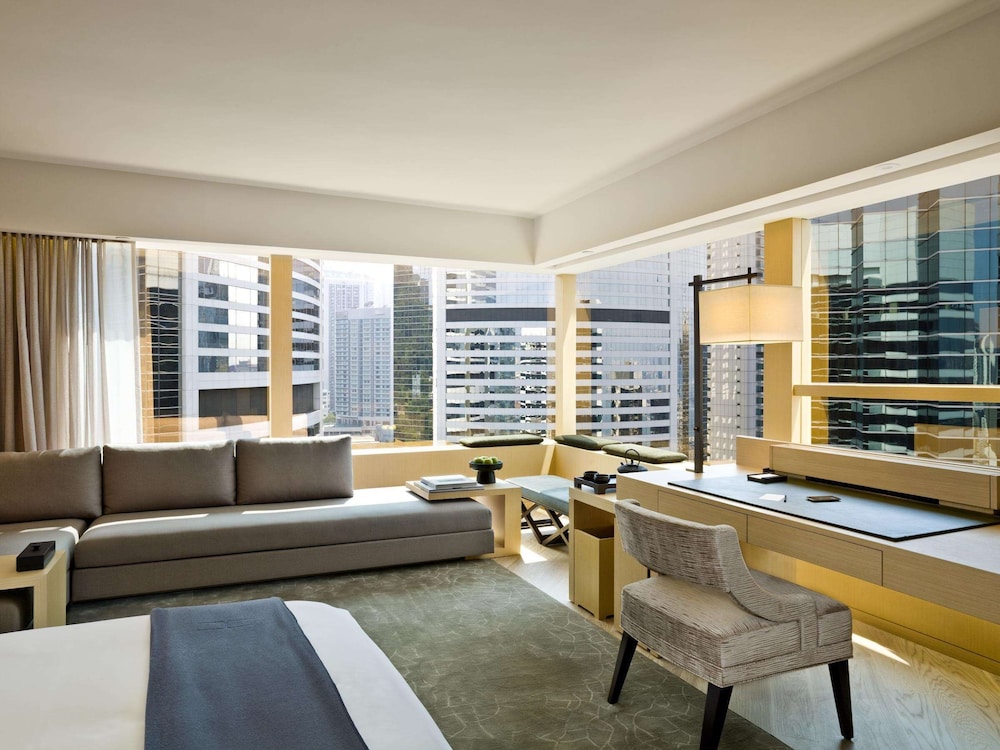 Upper House Hong Kong 38/65