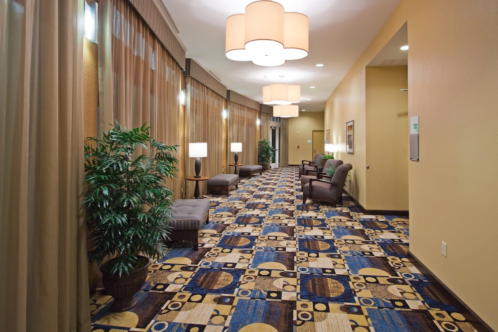 HOLIDAY INN TITUSVILLE KENNEDY SPACE CENTER 24/76