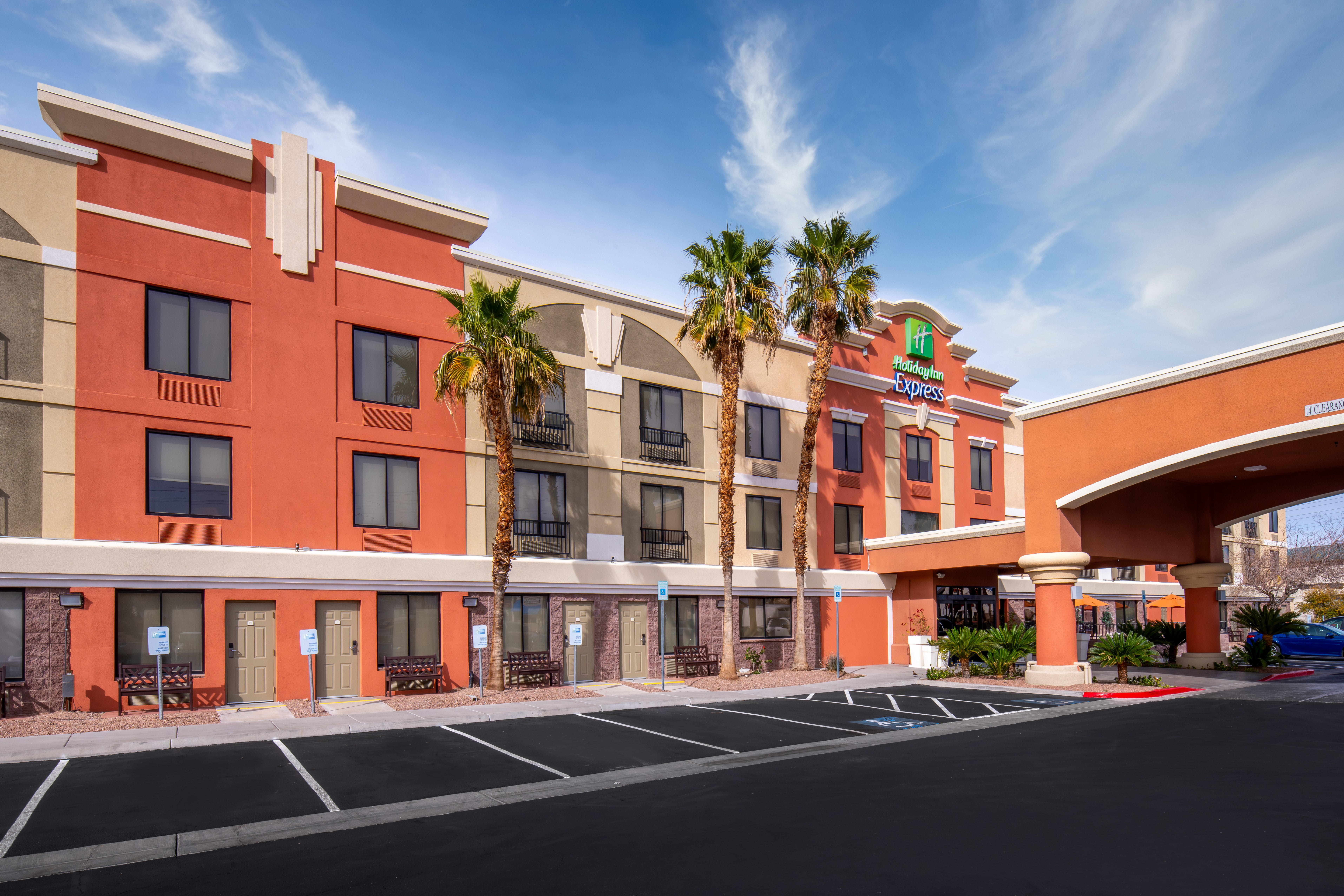Holiday Inn Express Hotel & Suites Henderson 69/71