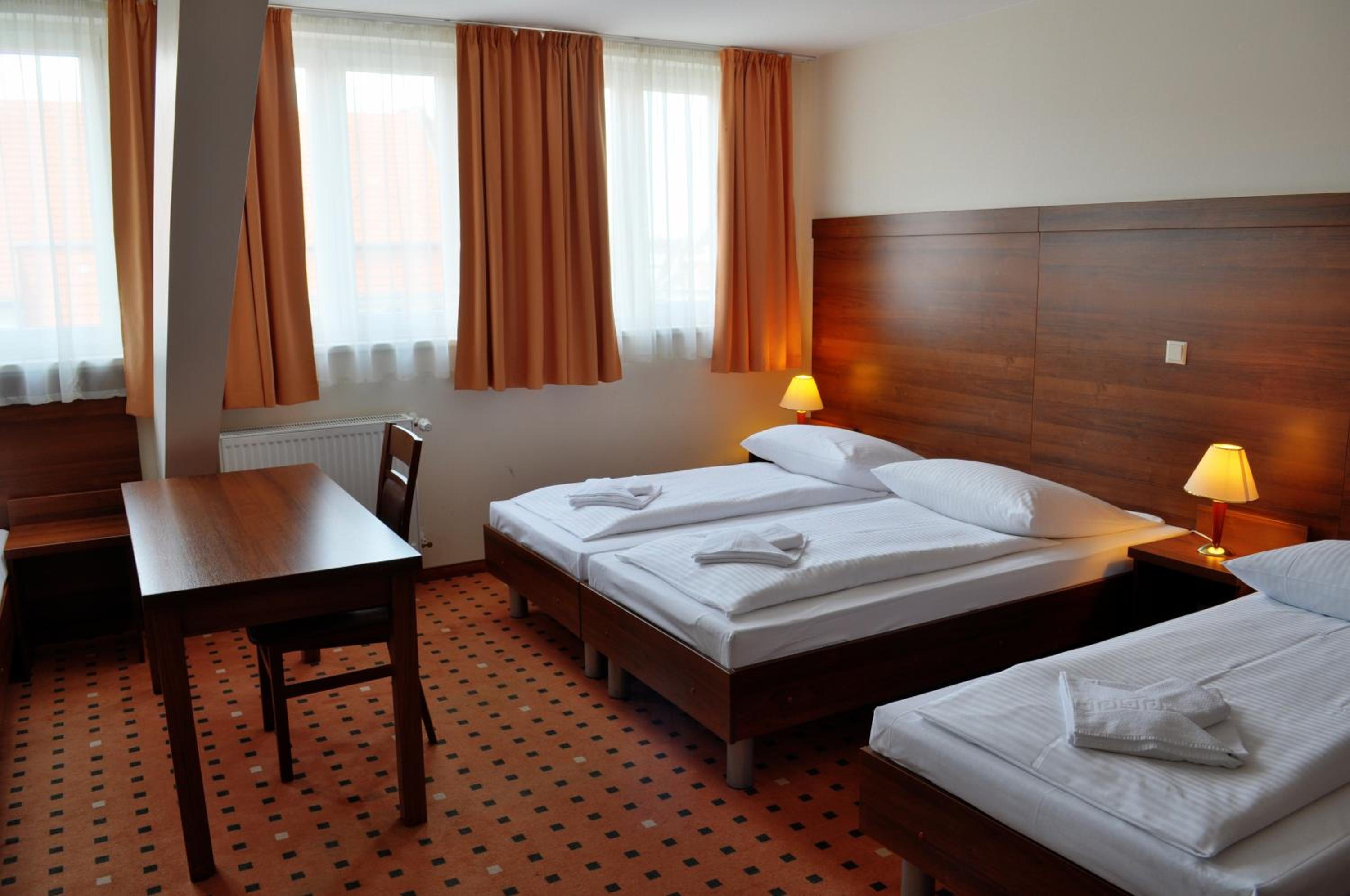 Family, Hotel Europa City 9/10