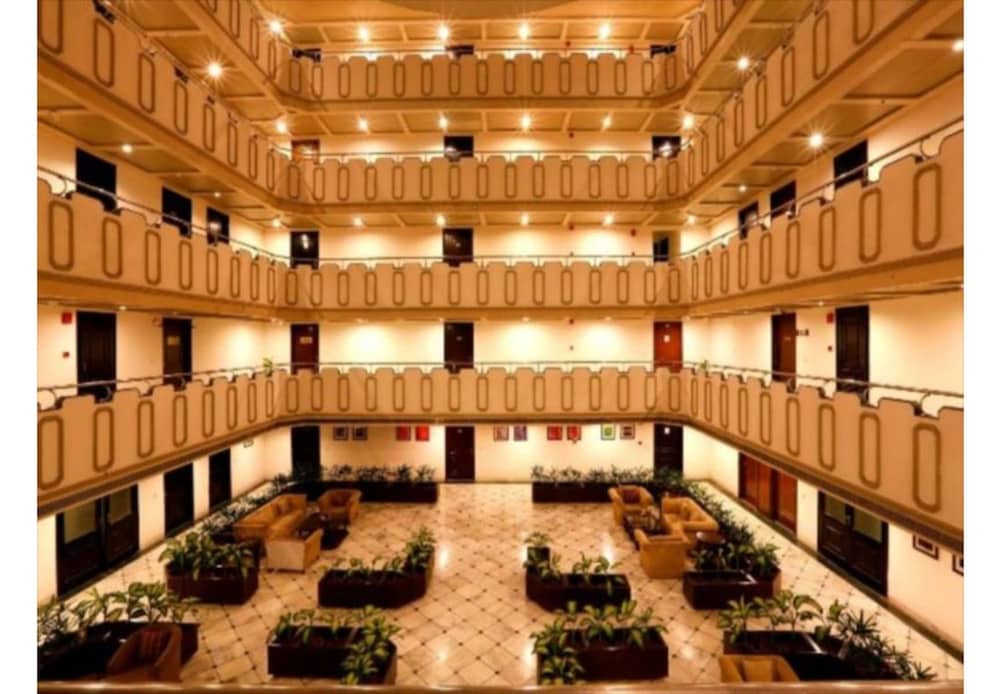 Sarovar Portico Surajkund Faridabad 3/38