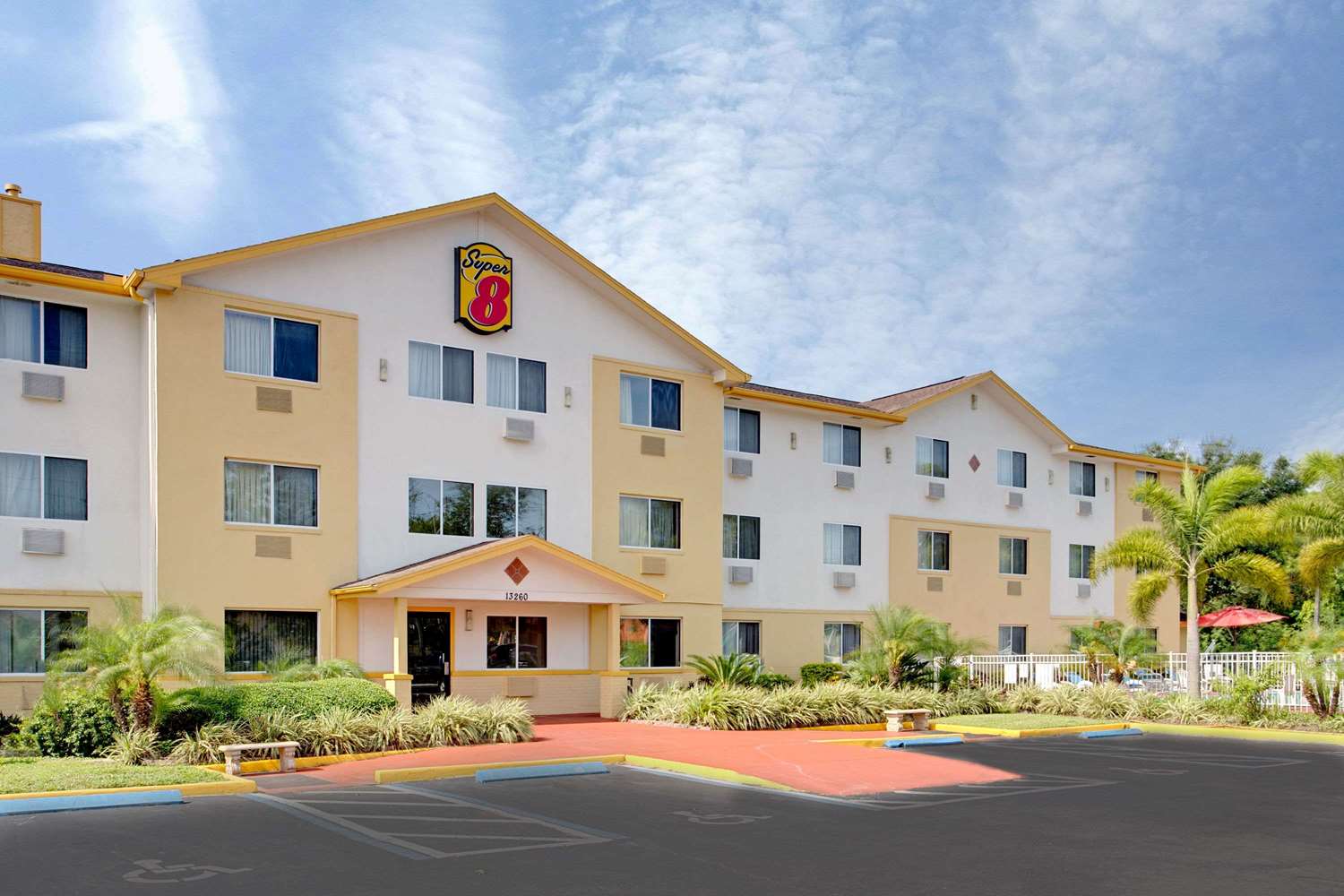 Super 8 By Wyndham Clearwater/St. Petersburg Airport 2/10