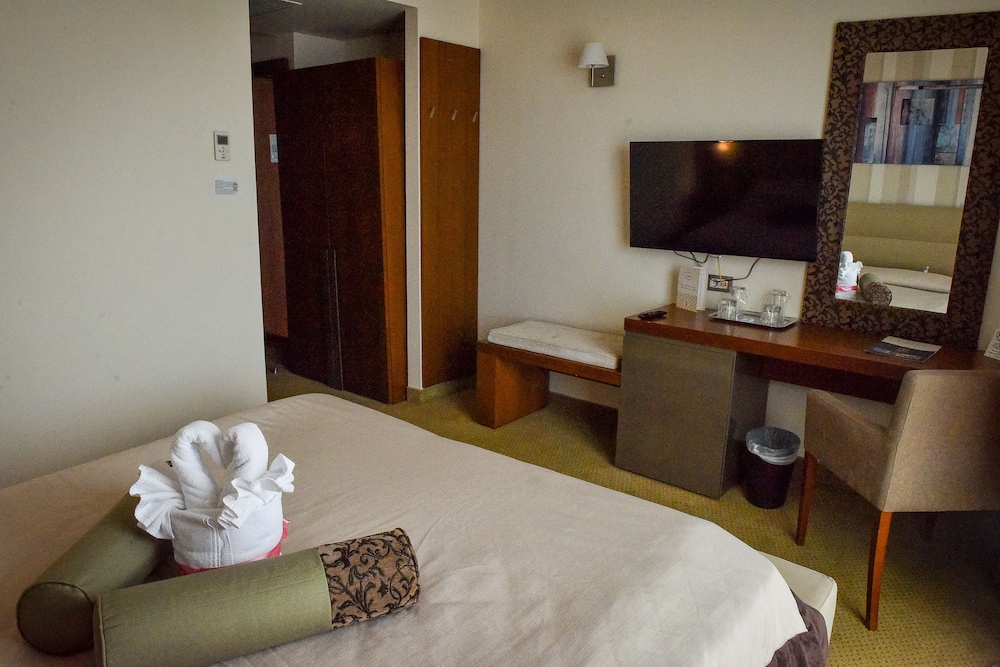 Iaki Hotel 11/50