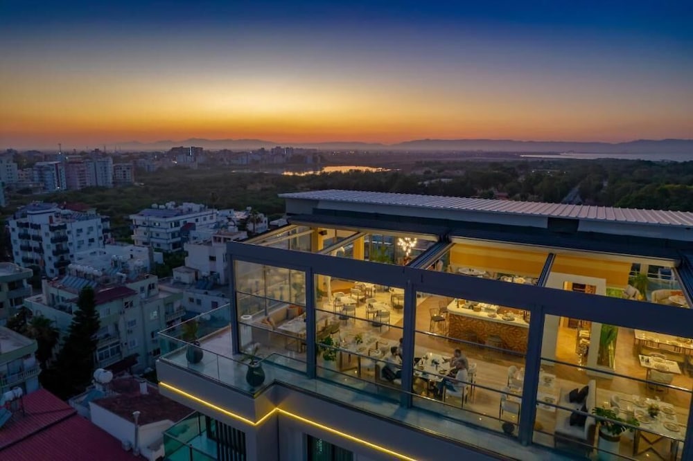 LA TERRAZZA HOTEL 2/60