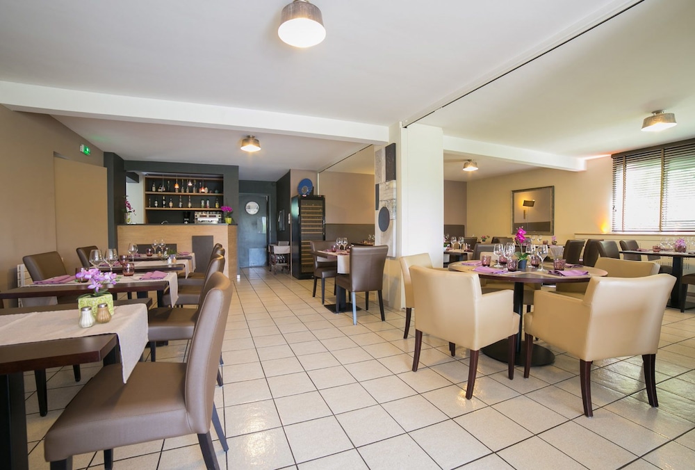 Hotel de La Louee 32/49