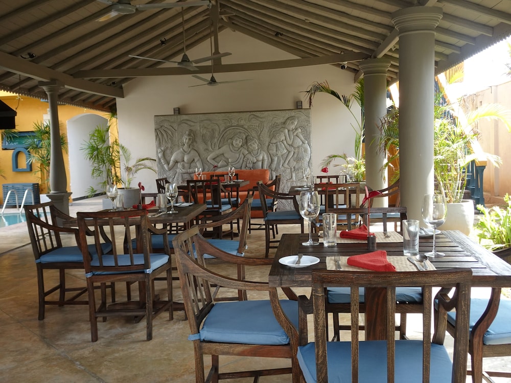 Suite Lanka 34/50