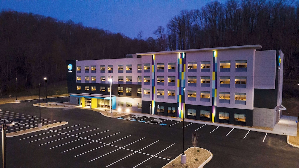 Tru by Hilton West Bristol TN in BRISTOL - TN