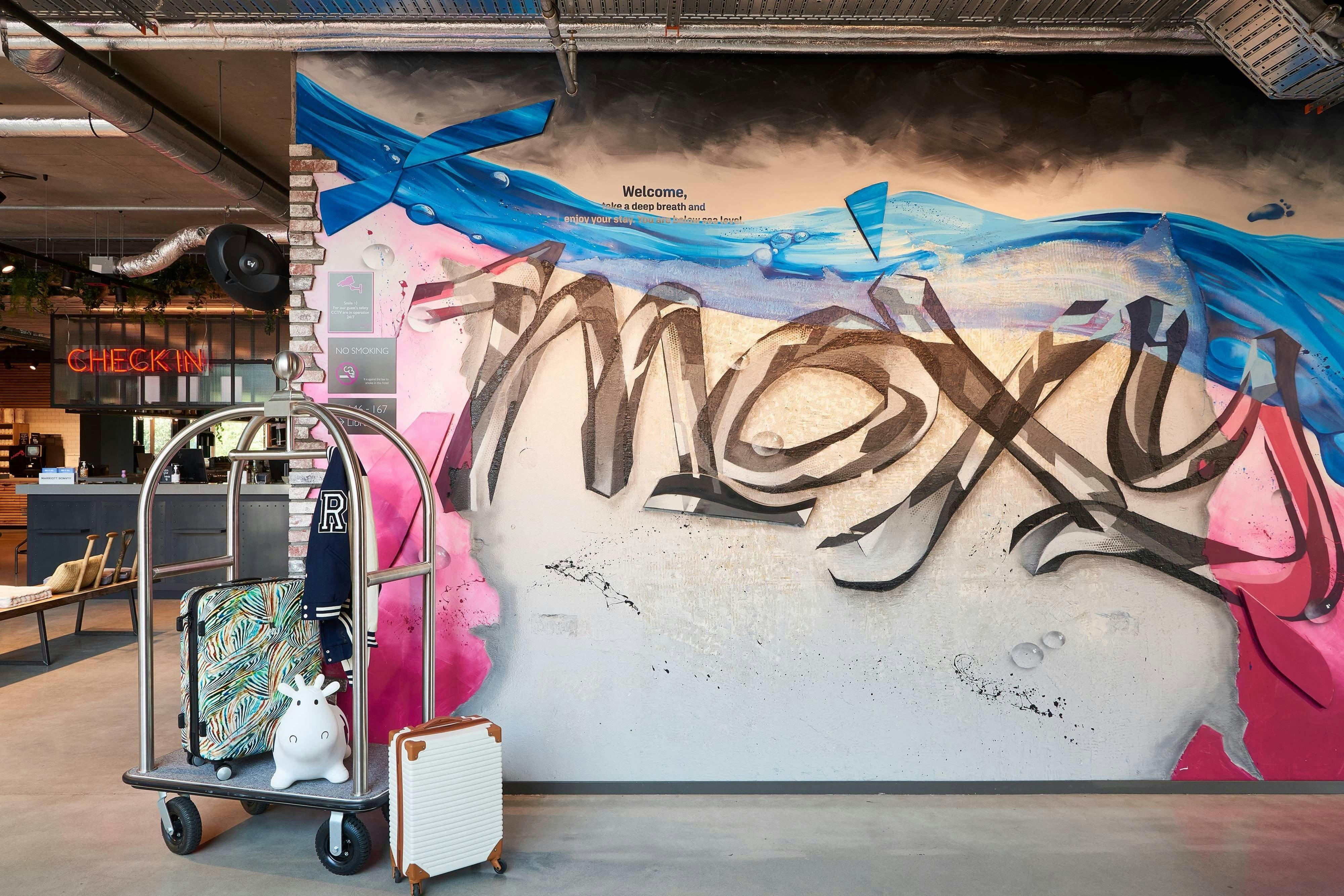 Moxy Amsterdam Schiphol Airport 2/10