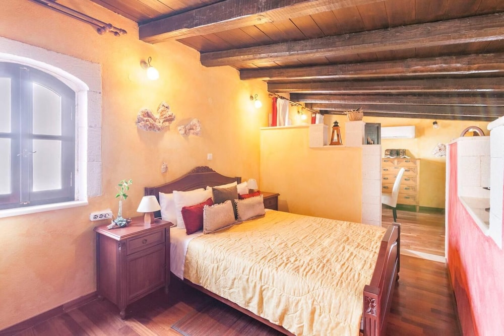 Samonas Traditional Villas 7/50